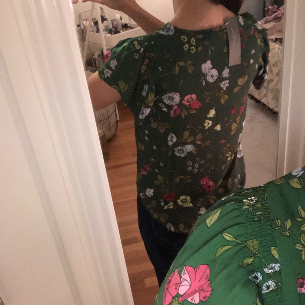 NWT Ann Taylor Floral Top - Picture 3 of 6
